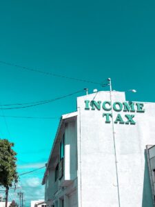 Photo "10 tax planning tips to reduce your taxes"