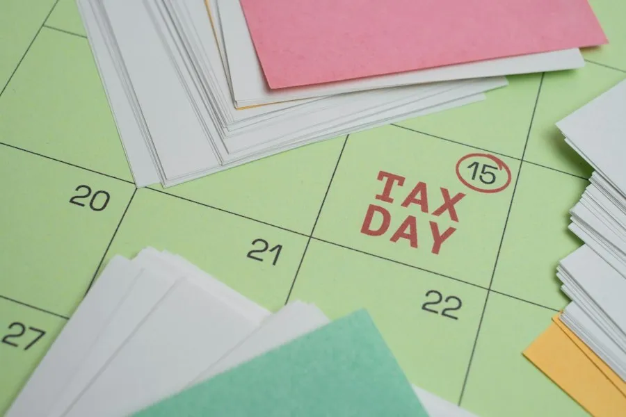 Photo monthly tax declarations guide